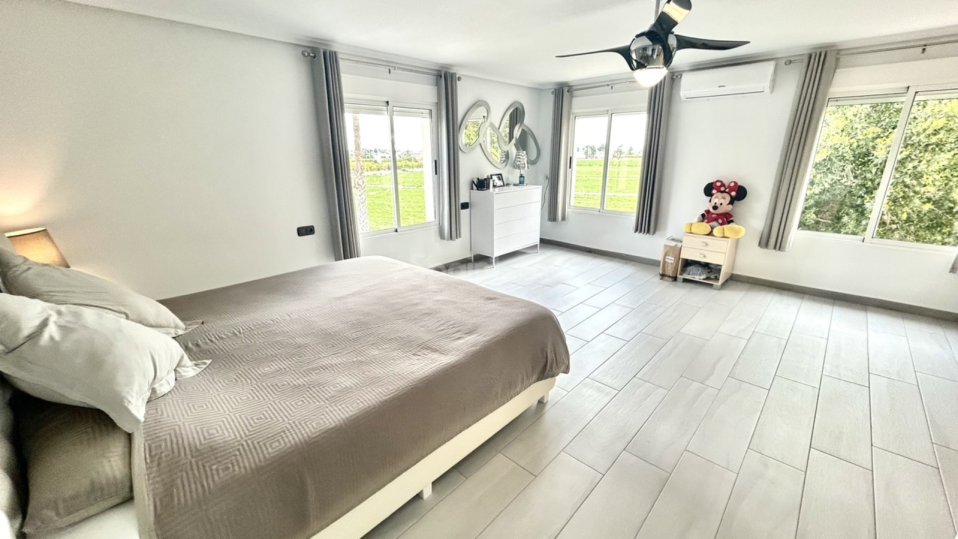 Resale - Villa -
Catral