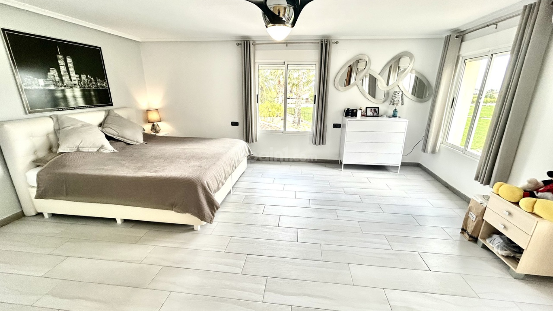 Resale - Villa -
Catral