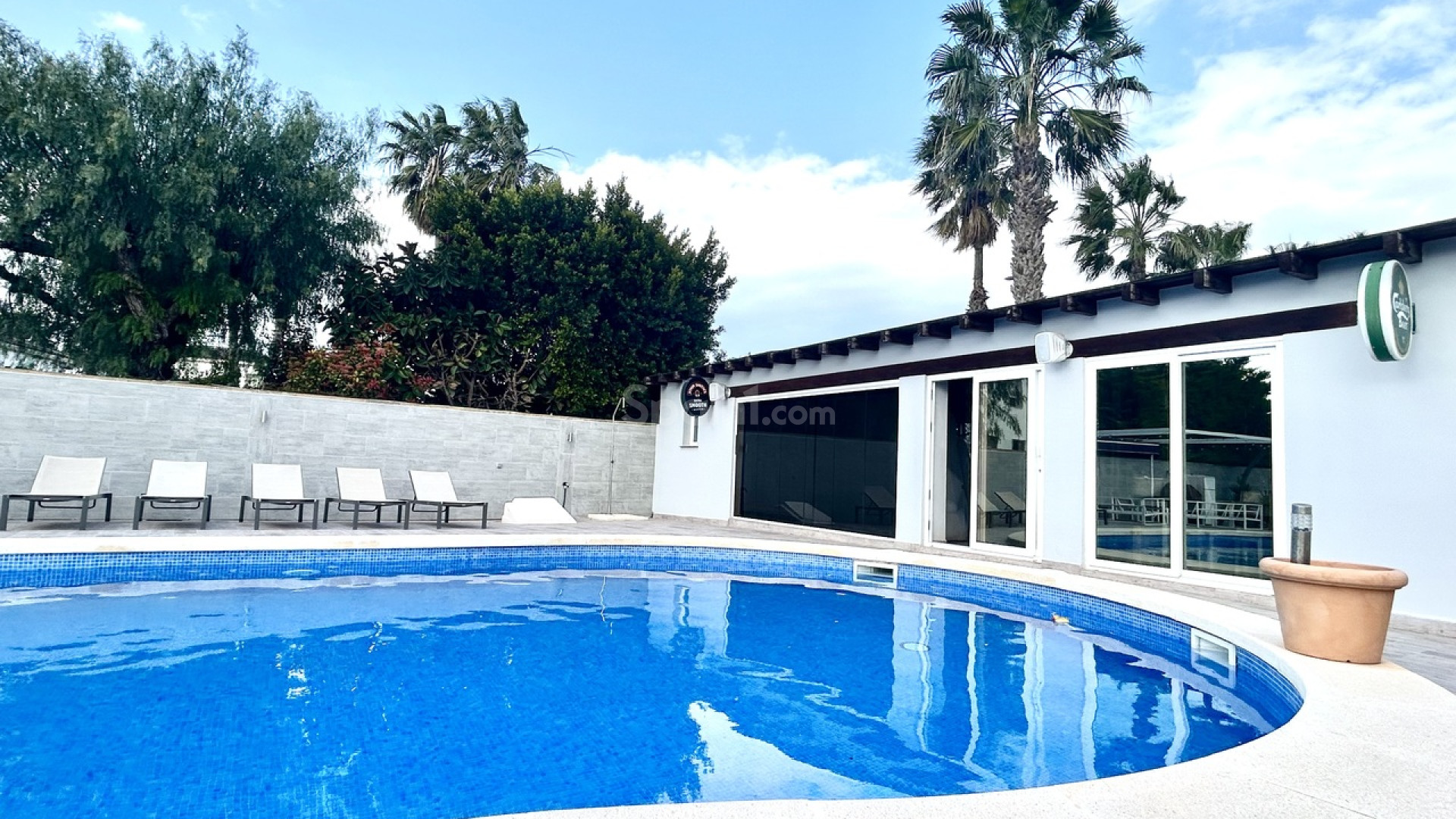 Resale - Villa -
Catral