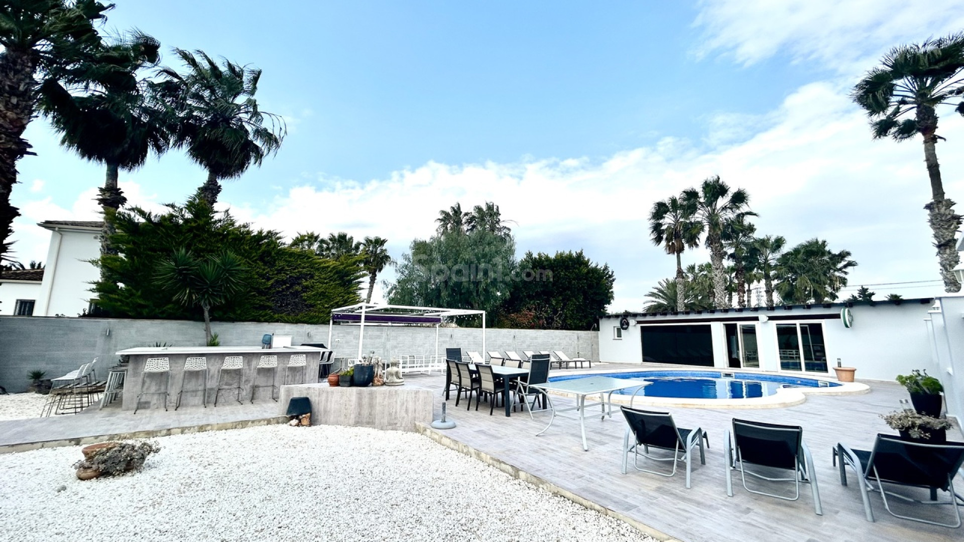 Resale - Villa -
Catral