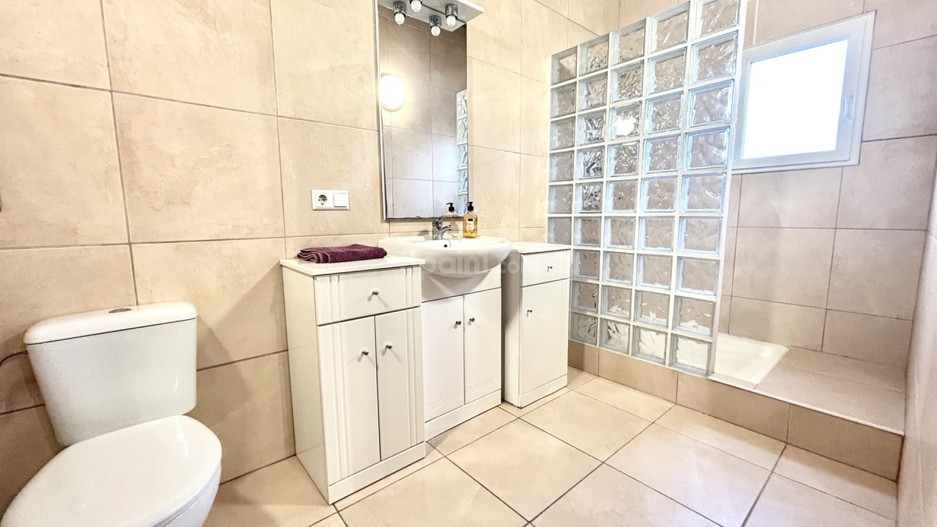 Resale - Villa -
Catral