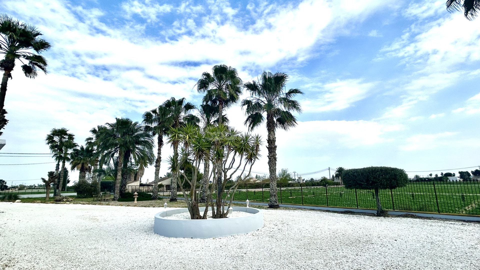 Resale - Villa -
Catral
