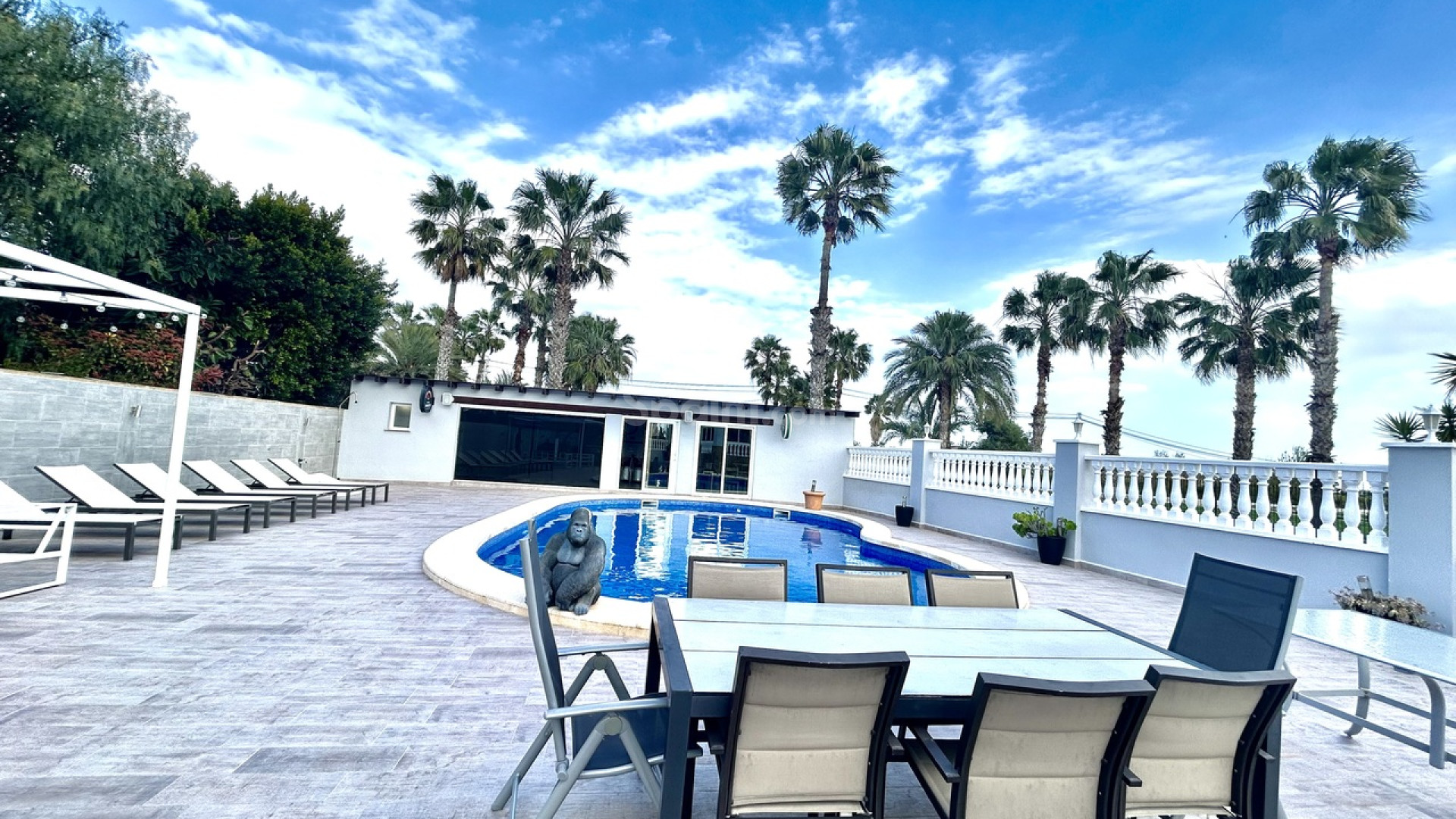 Resale - Villa -
Catral
