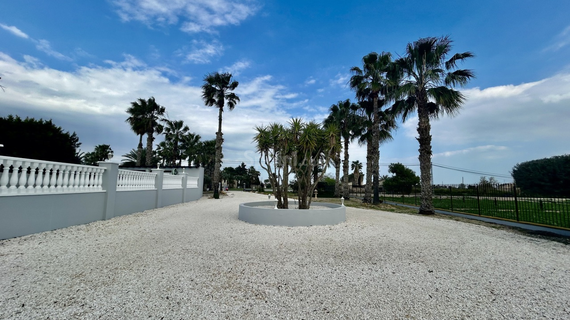 Resale - Villa -
Catral