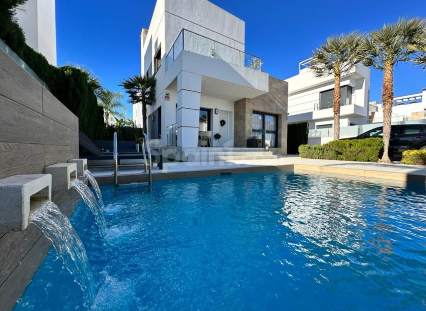 Resale - Villa -
Ciudad Quesada