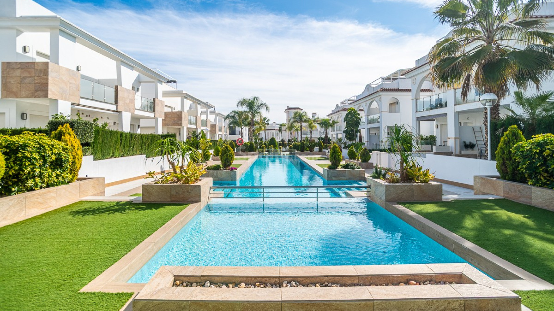 Resale - Villa -
CIUDAD QUESADA