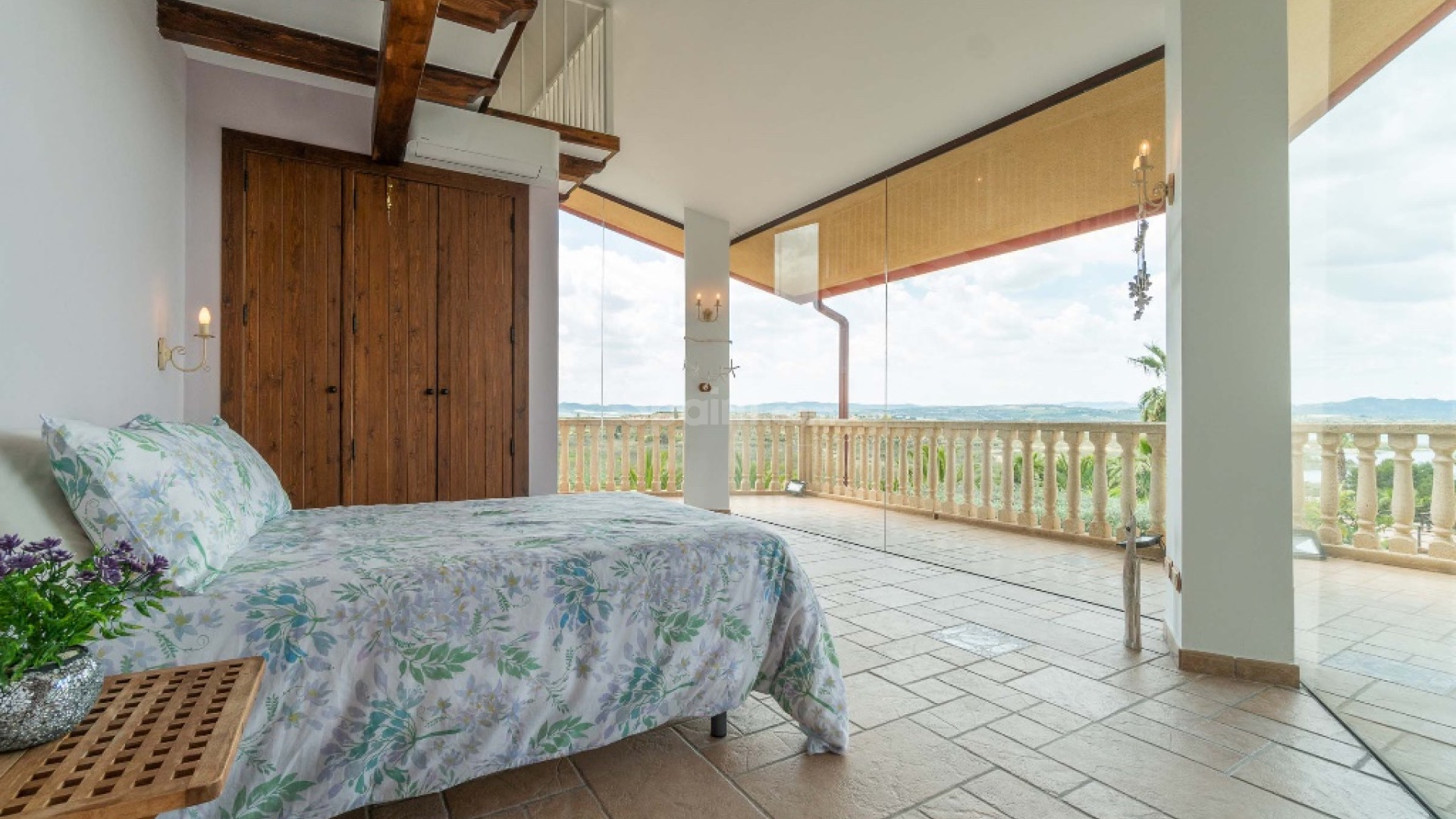 Resale - Villa -
Costa Blanca - Orihuela Costa