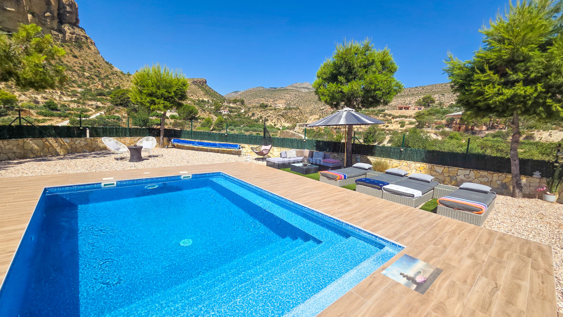 Resale - Villa -
Crevillent