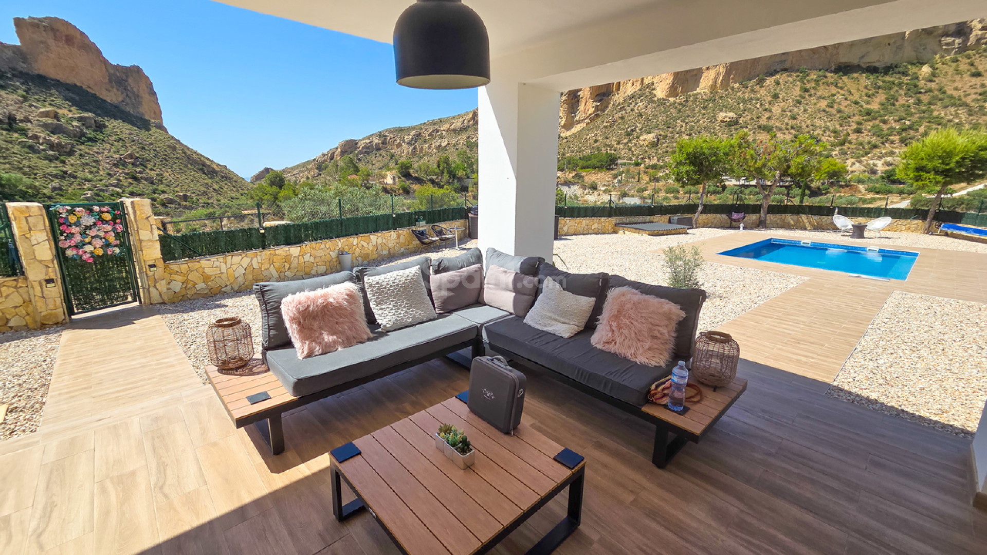 Resale - Villa -
Crevillent