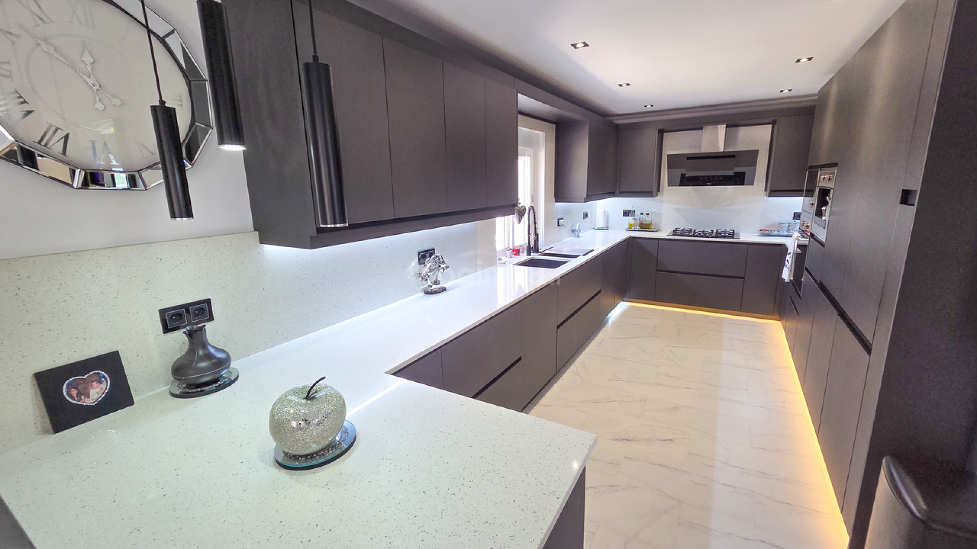 Resale - Villa -
Crevillent