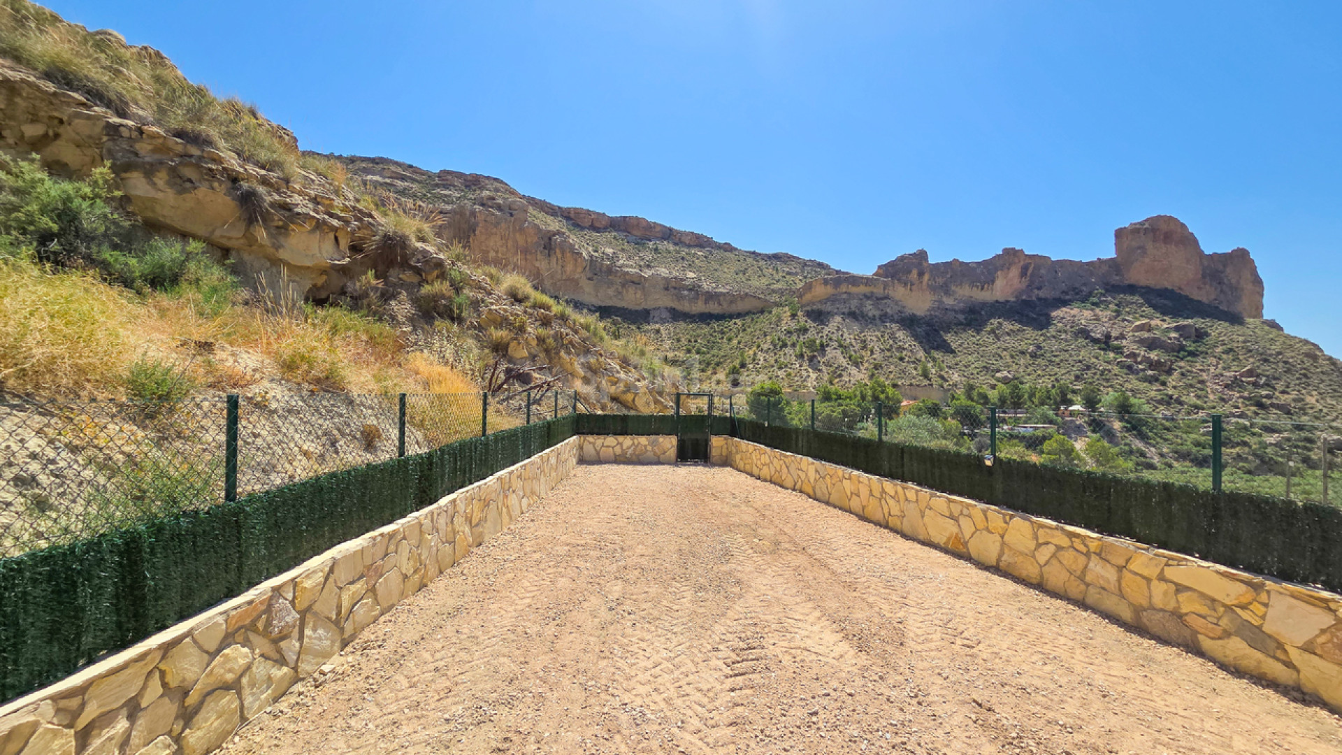 Resale - Villa -
Crevillent