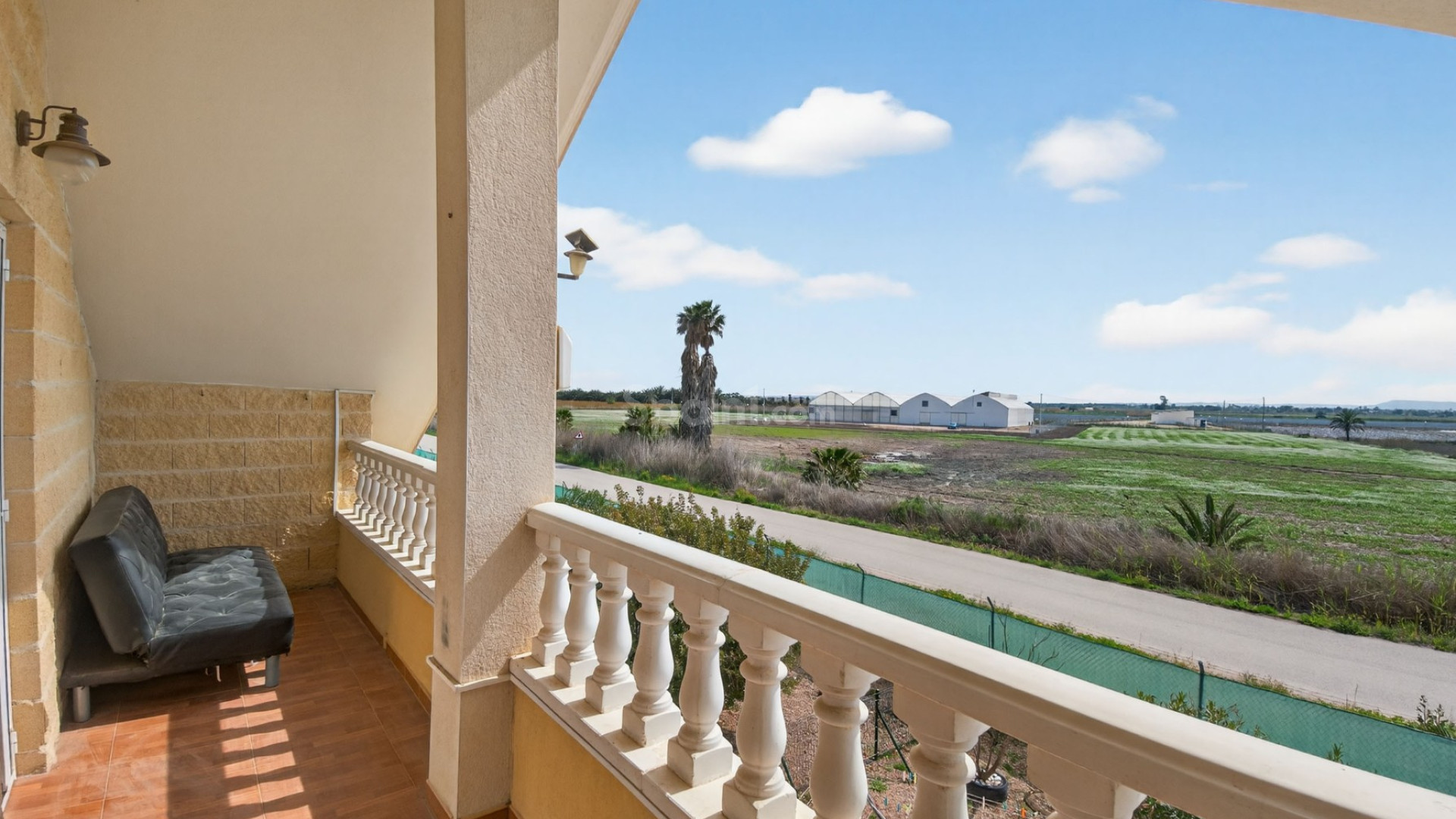 Resale - Villa -
Crevillente