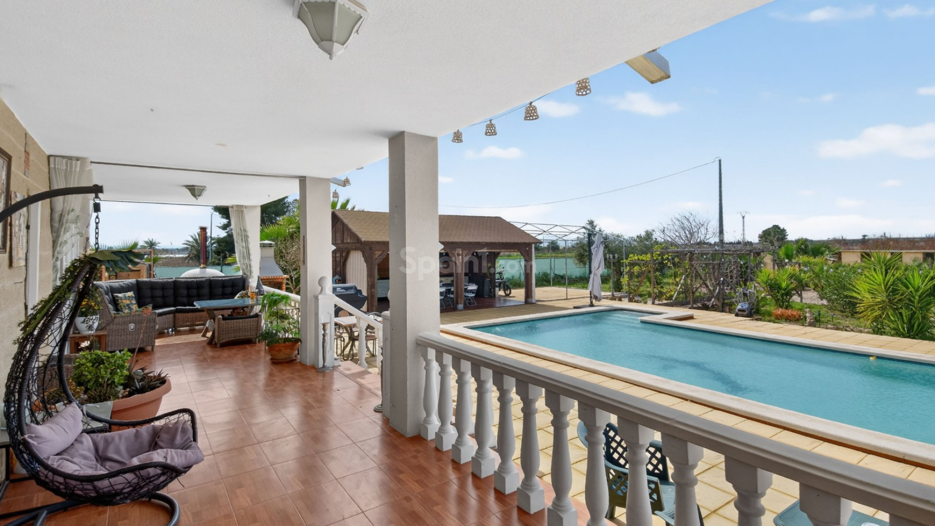 Resale - Villa -
Crevillente