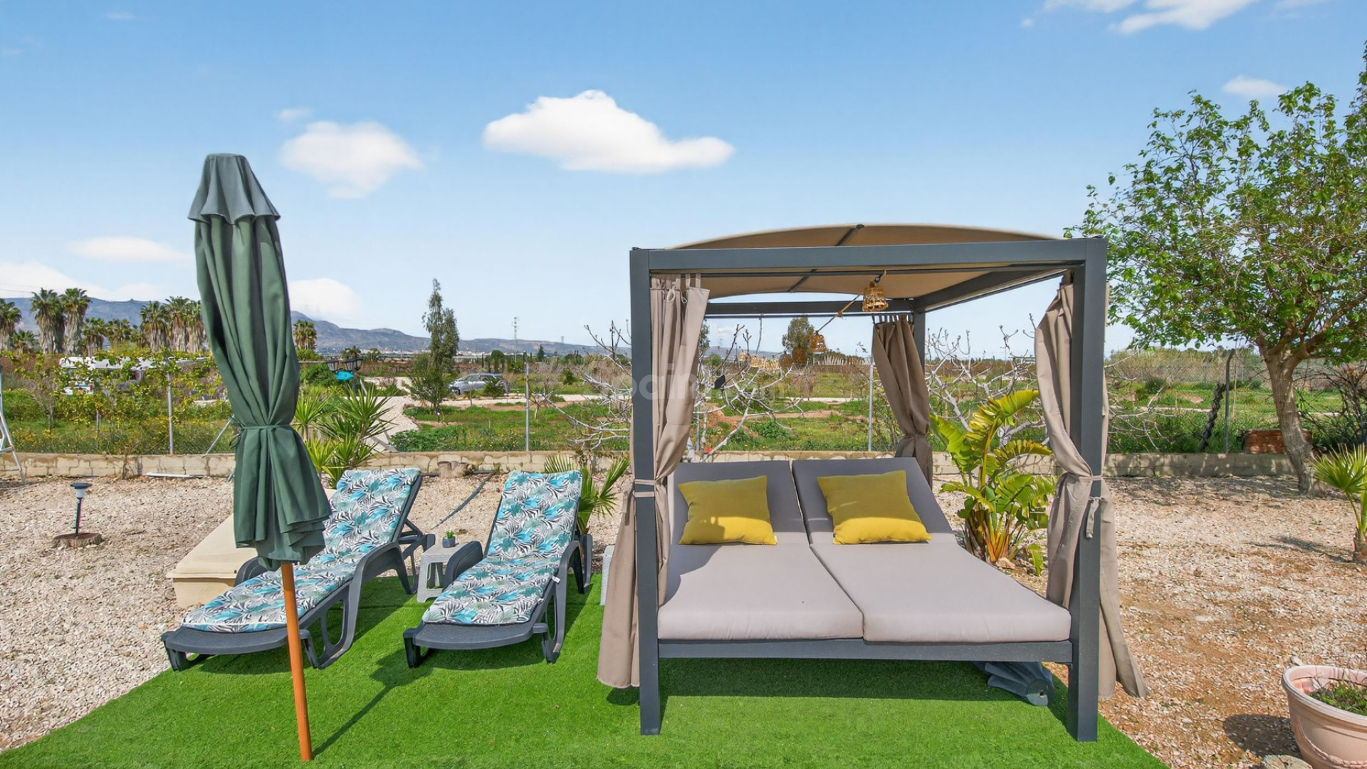 Resale - Villa -
Crevillente