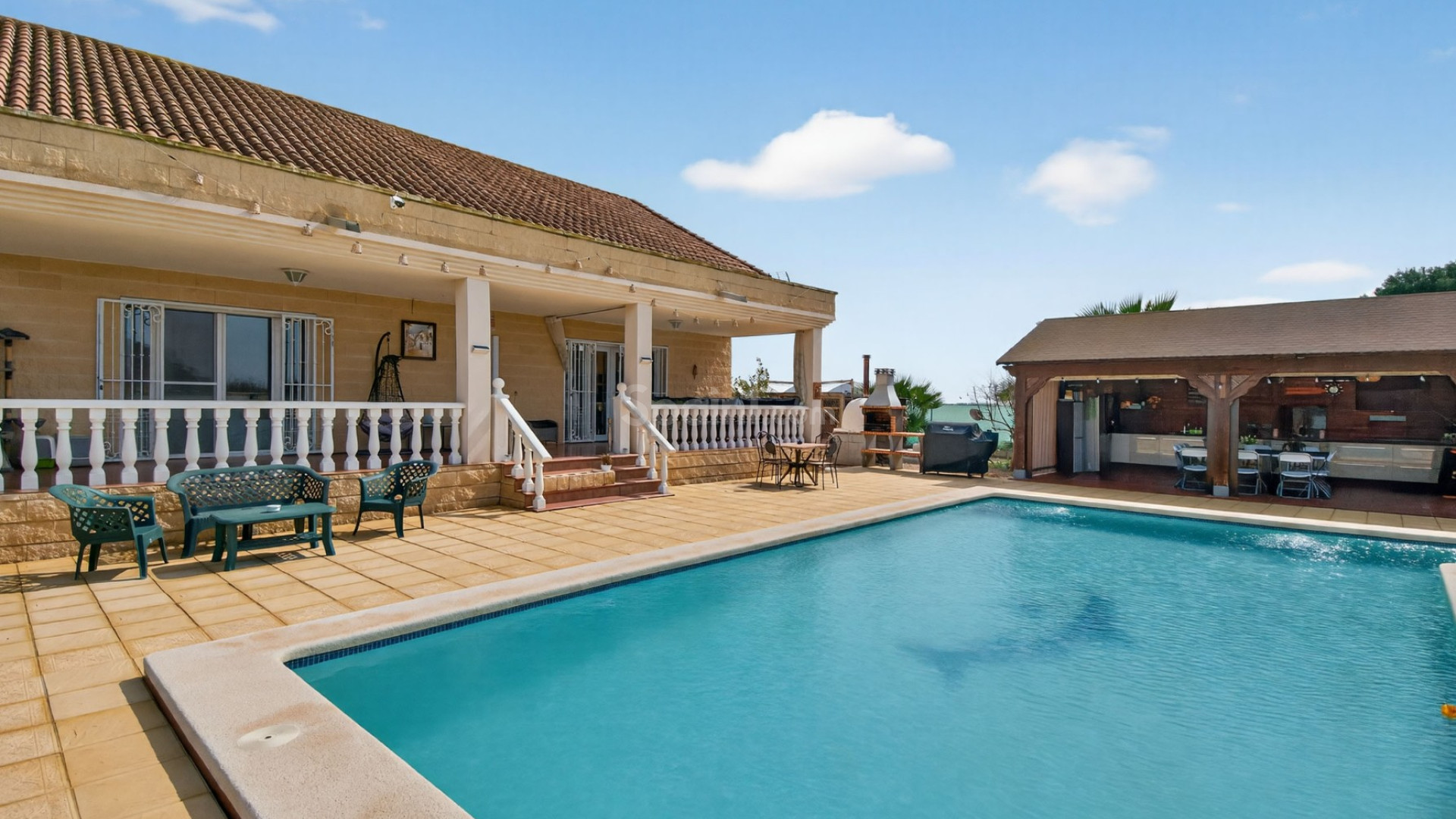 Resale - Villa -
Crevillente