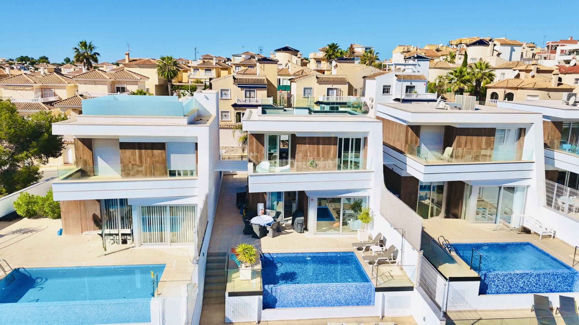 Resale - Villa -
Dehesa de Campoamor - Campoamor
