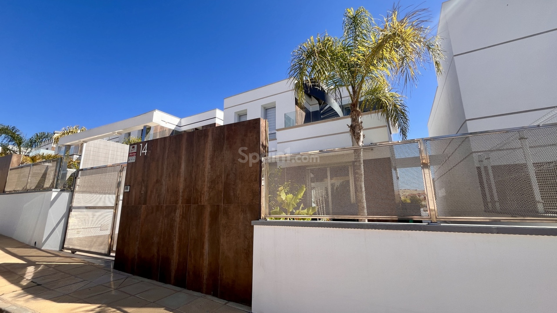 Resale - Villa -
Dehesa de Campoamor - Campoamor