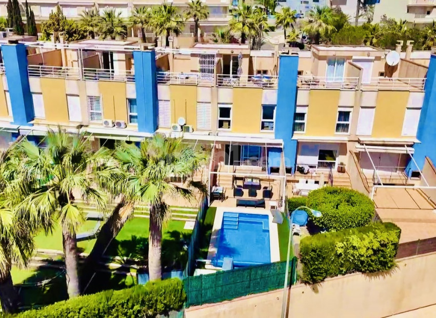 Resale - Villa -
Dehesa de Campoamor - Campoamor