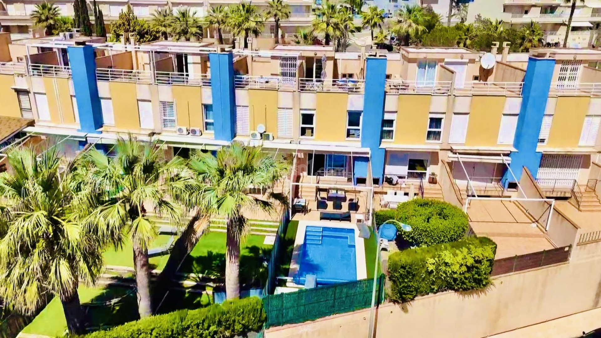 Resale - Villa -
Dehesa de Campoamor - Campoamor