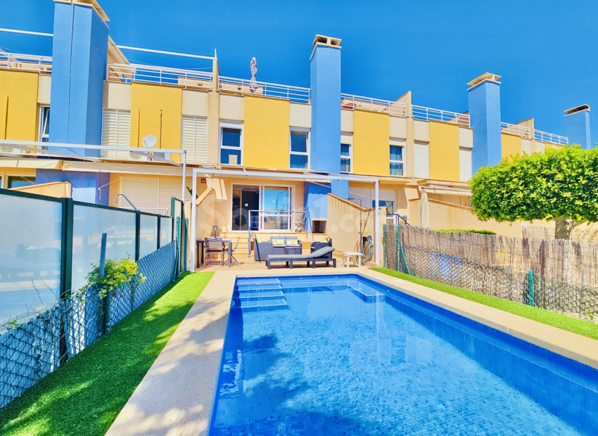 Resale - Villa -
Dehesa de Campoamor - Campoamor