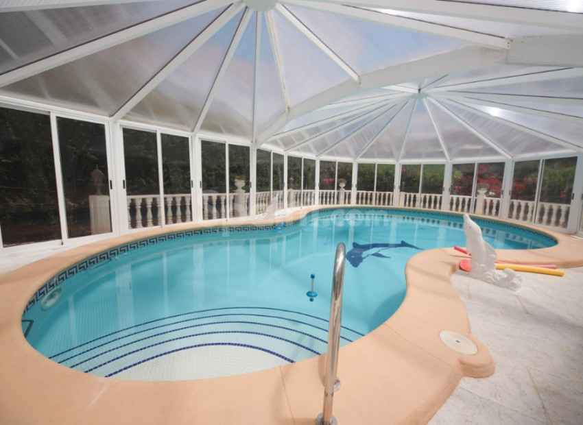 Resale - Villa -
Dehesa de Campoamor - Campoamor