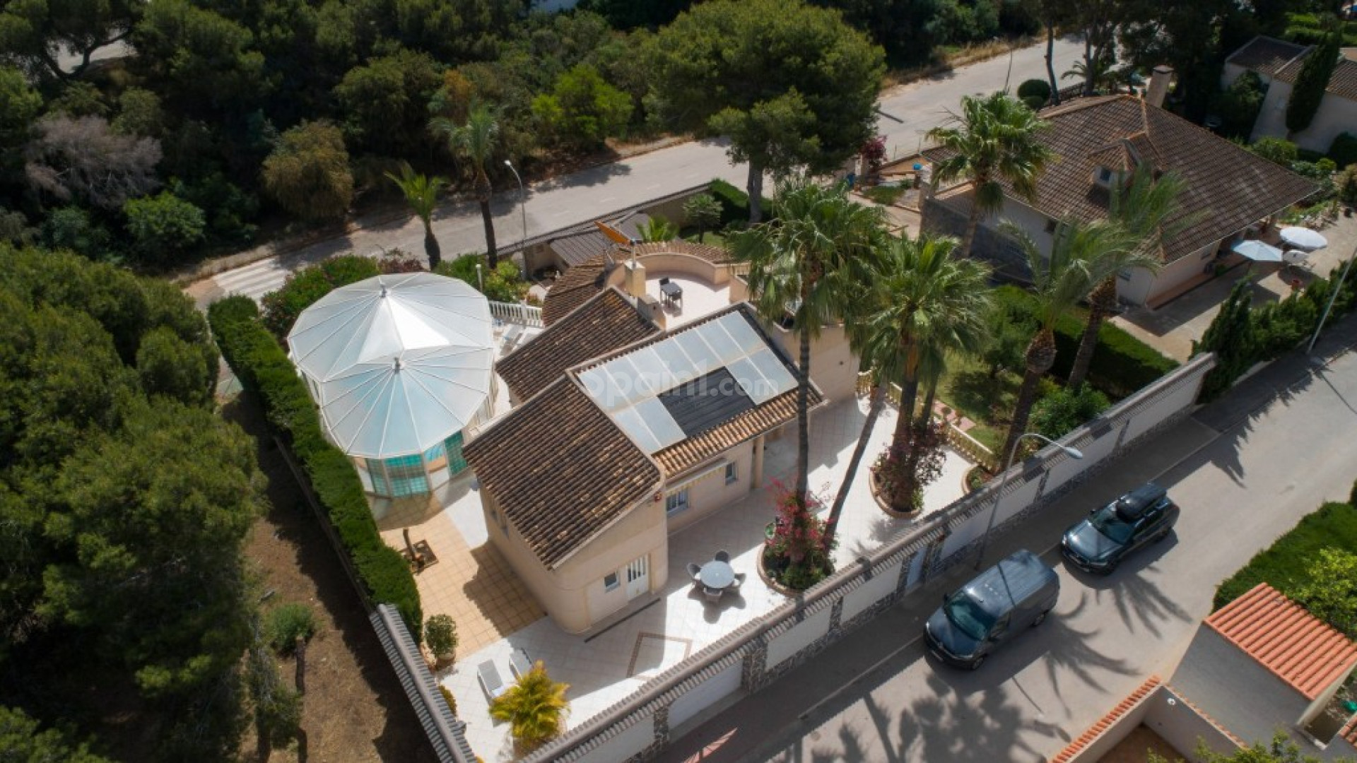 Resale - Villa -
Dehesa de Campoamor - Campoamor