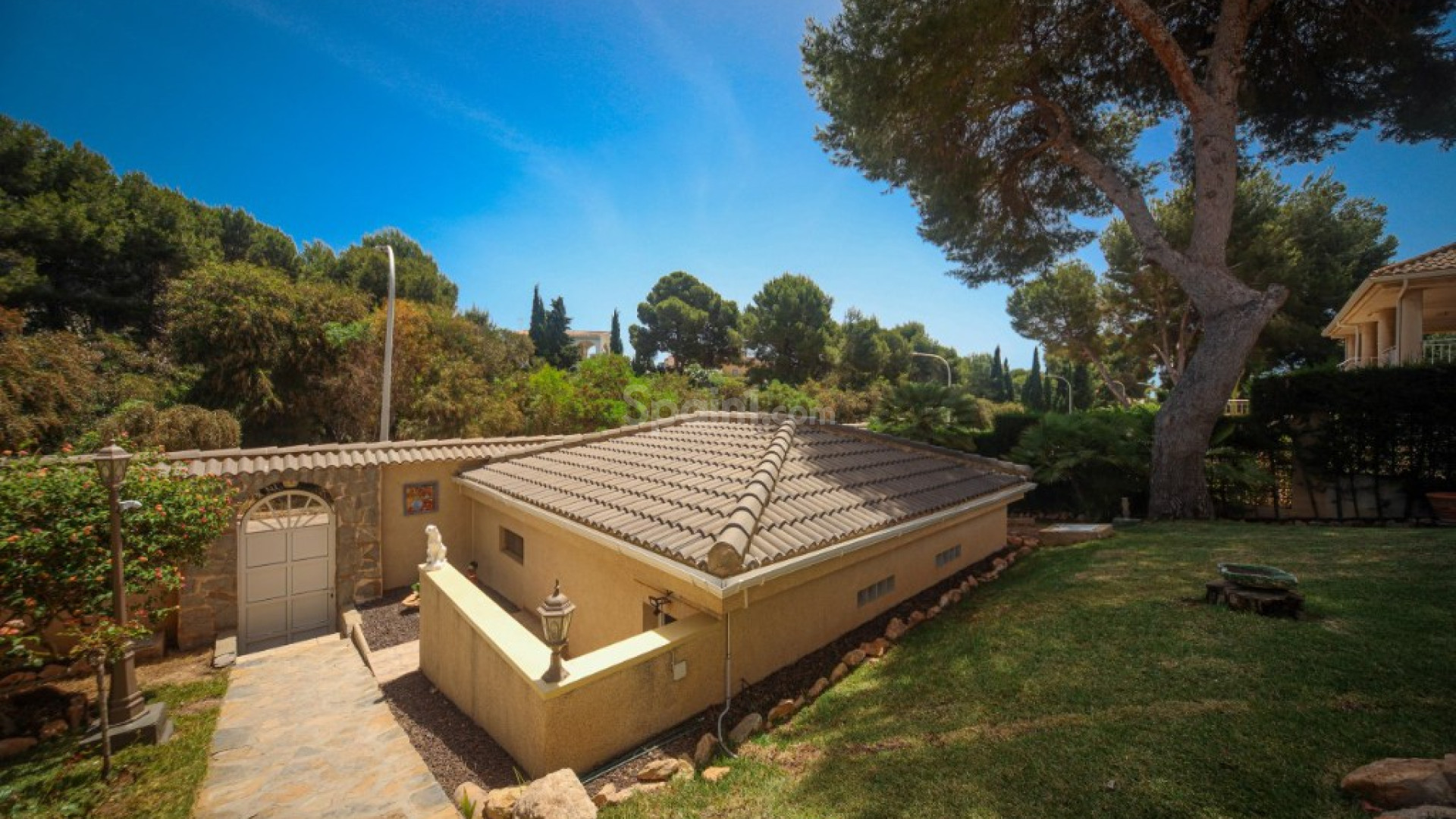 Resale - Villa -
Dehesa de Campoamor - Campoamor