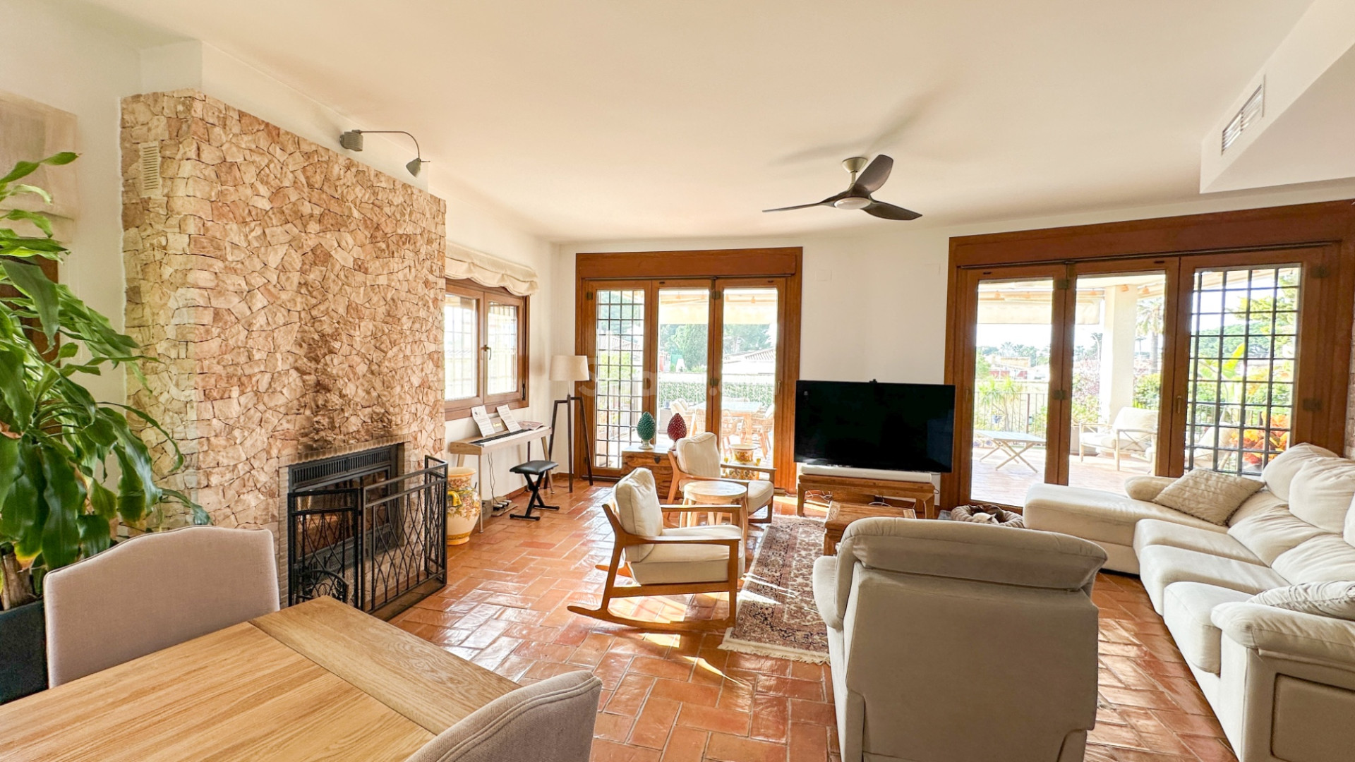 Resale - Villa -
Dehesa de Campoamor - Campoamor