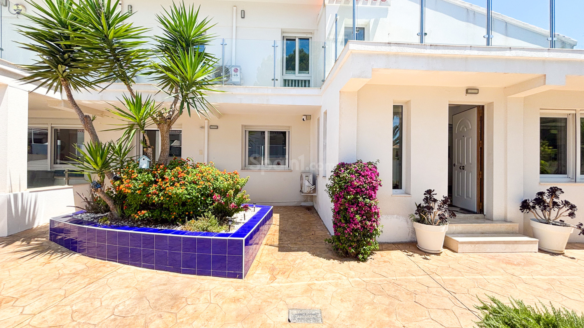 Resale - Villa -
Dehesa de Campoamor - Campoamor