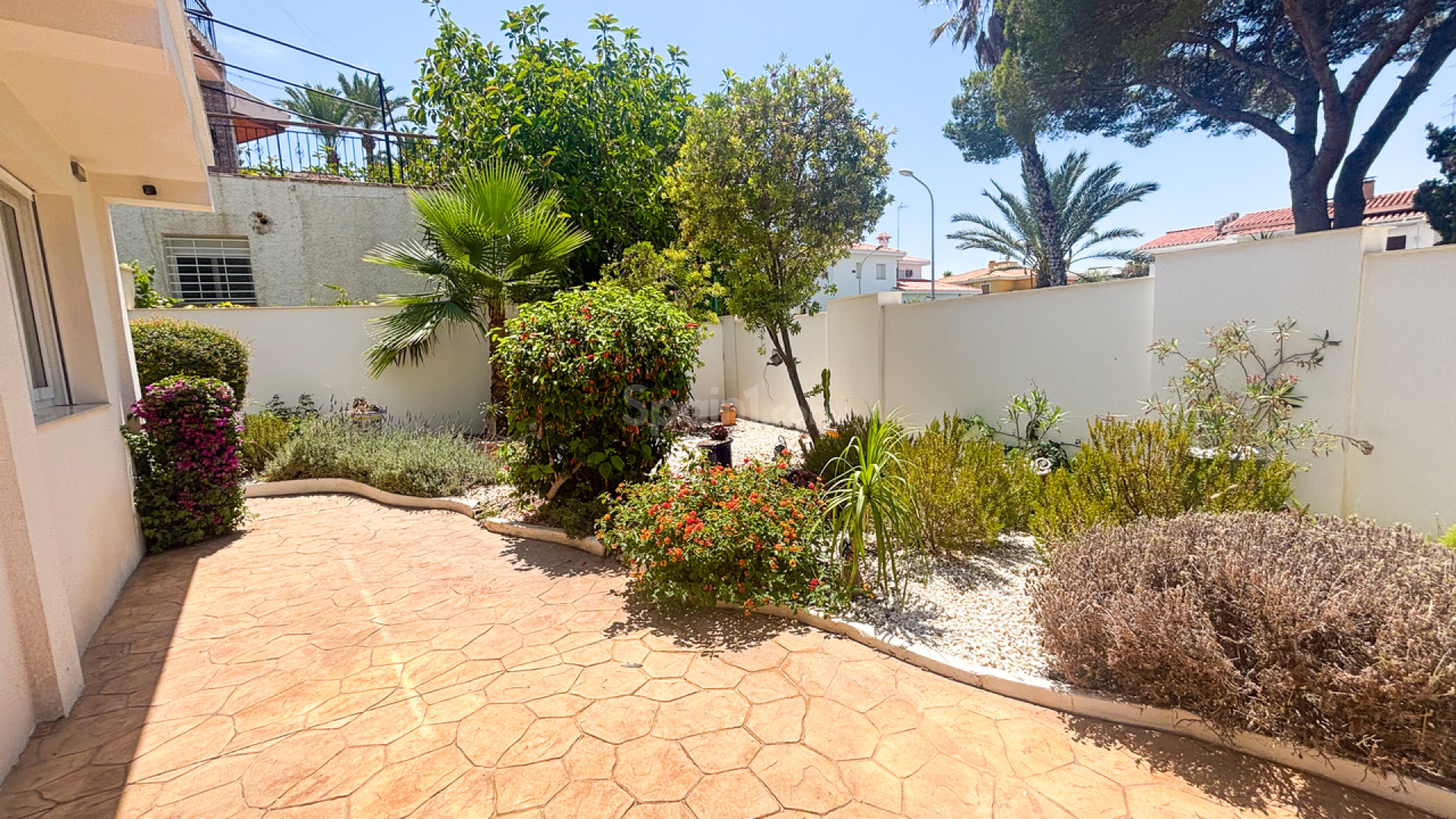 Resale - Villa -
Dehesa de Campoamor - Campoamor