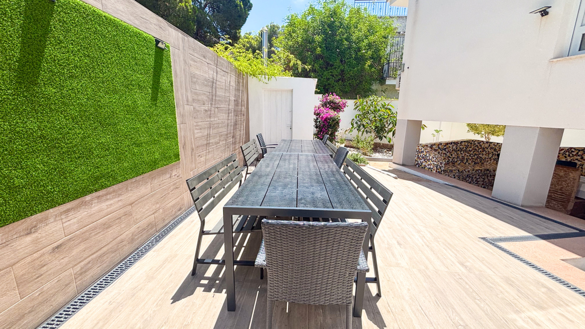 Resale - Villa -
Dehesa de Campoamor - Campoamor