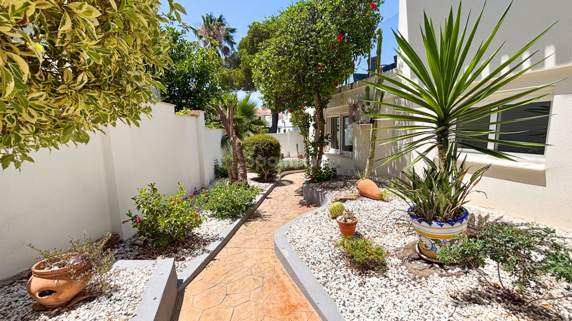 Resale - Villa -
Dehesa de Campoamor - Campoamor