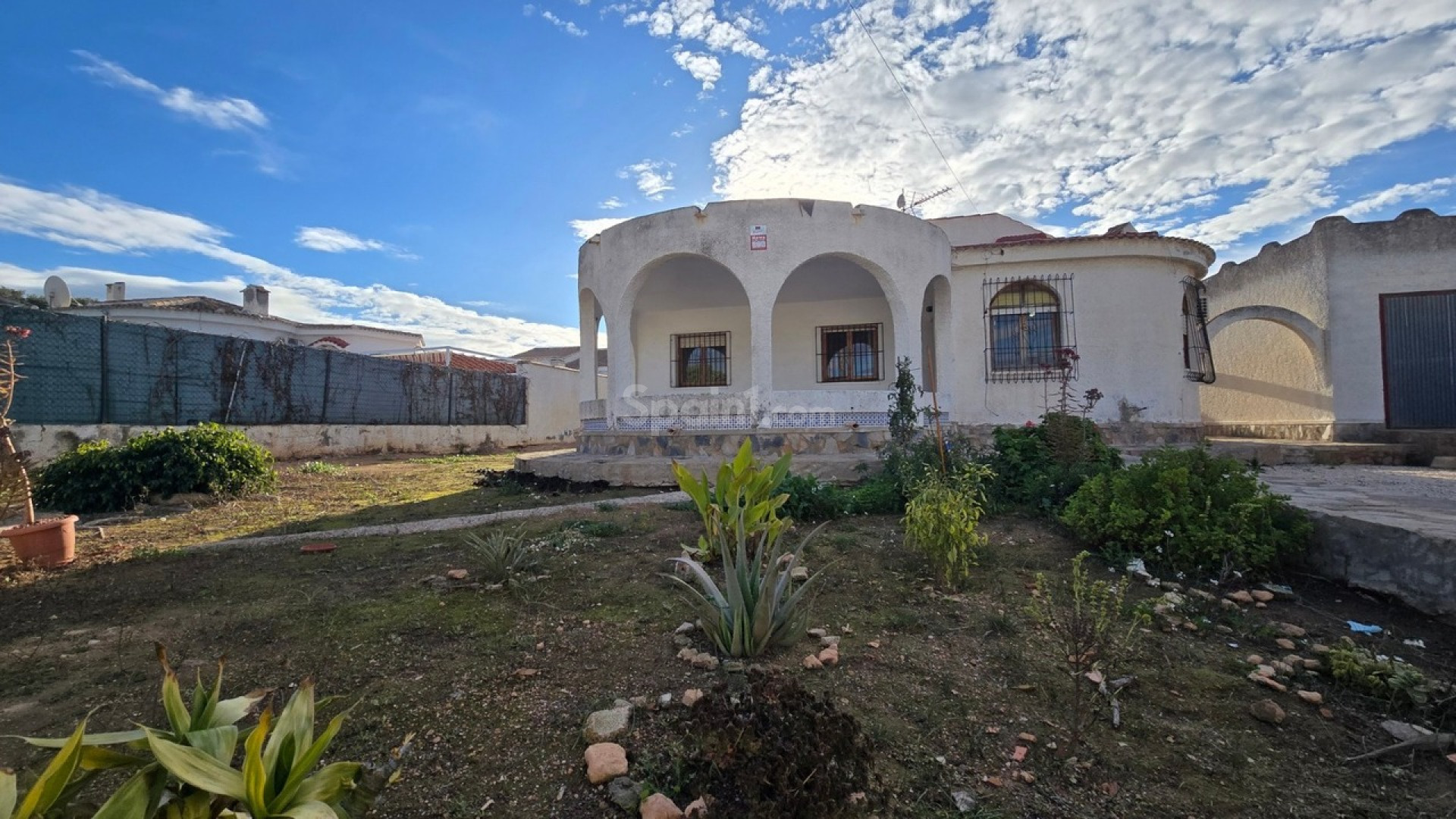 Resale - Villa -
El Chaparral