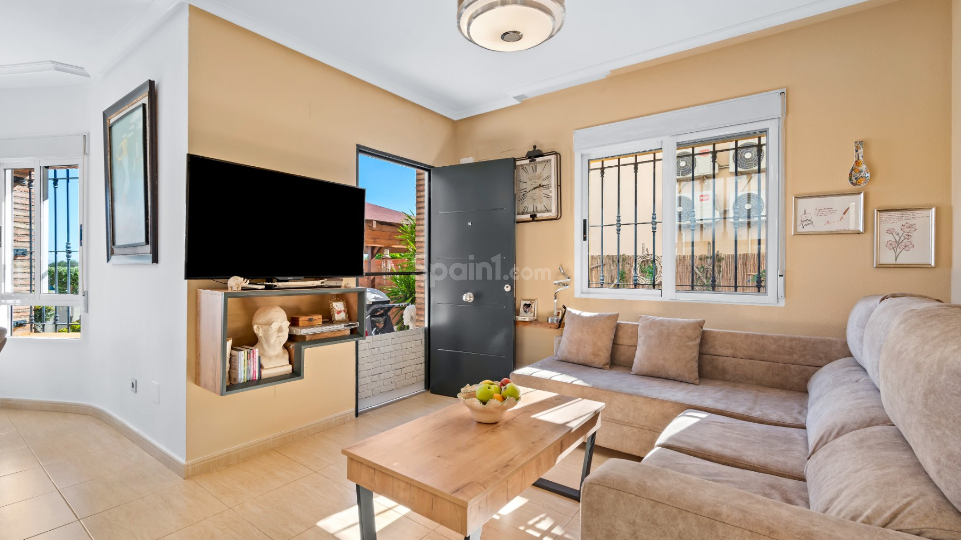 Resale - Villa -
El Raso