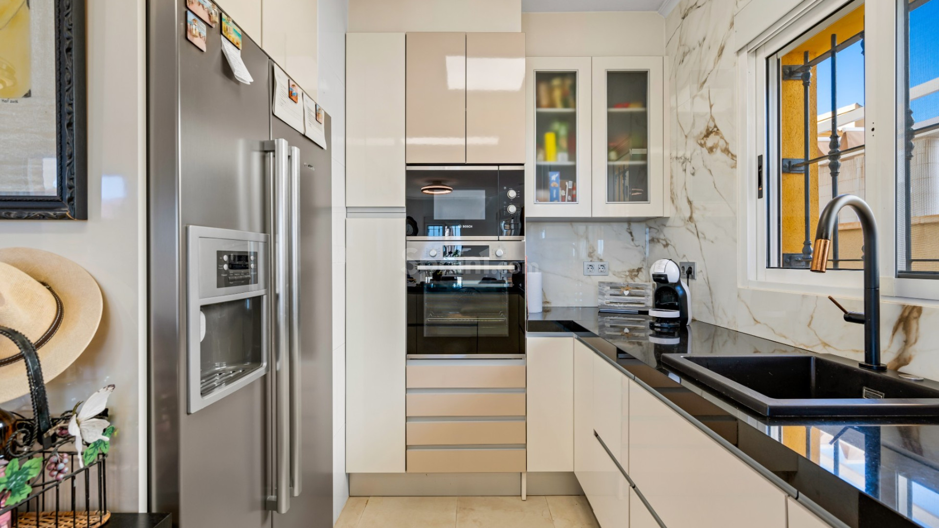 Resale - Villa -
El Raso