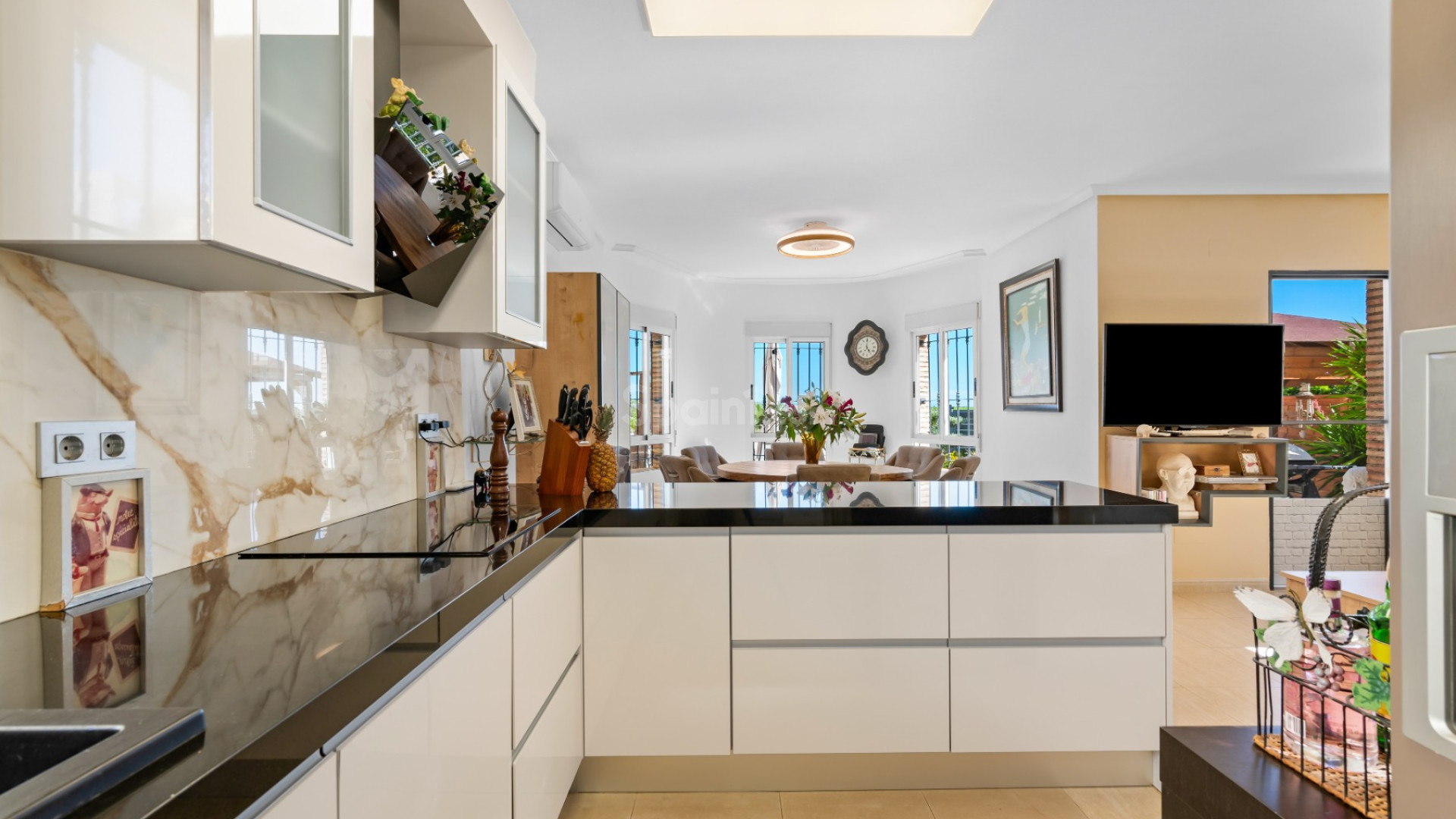 Resale - Villa -
El Raso