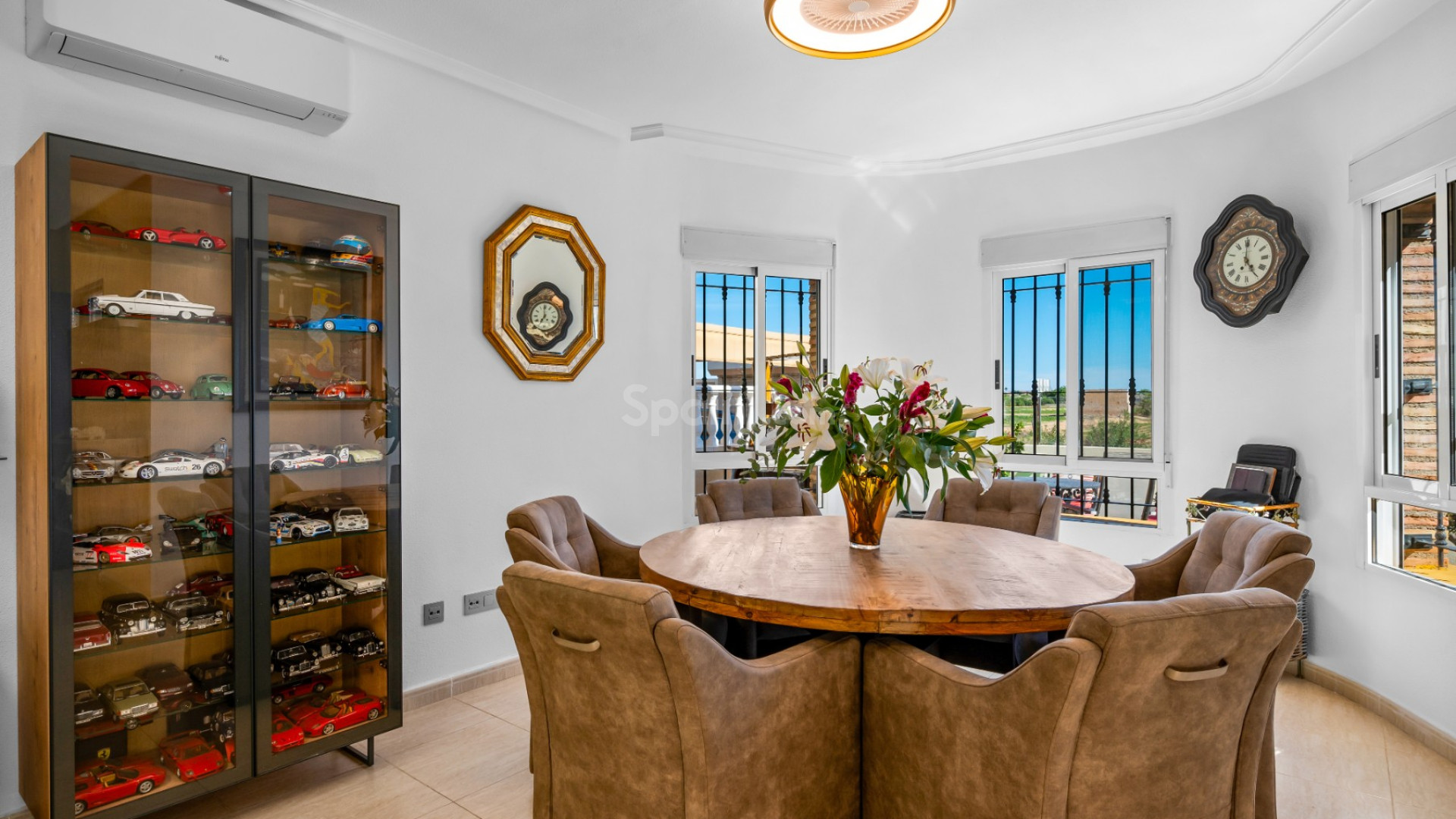 Resale - Villa -
El Raso