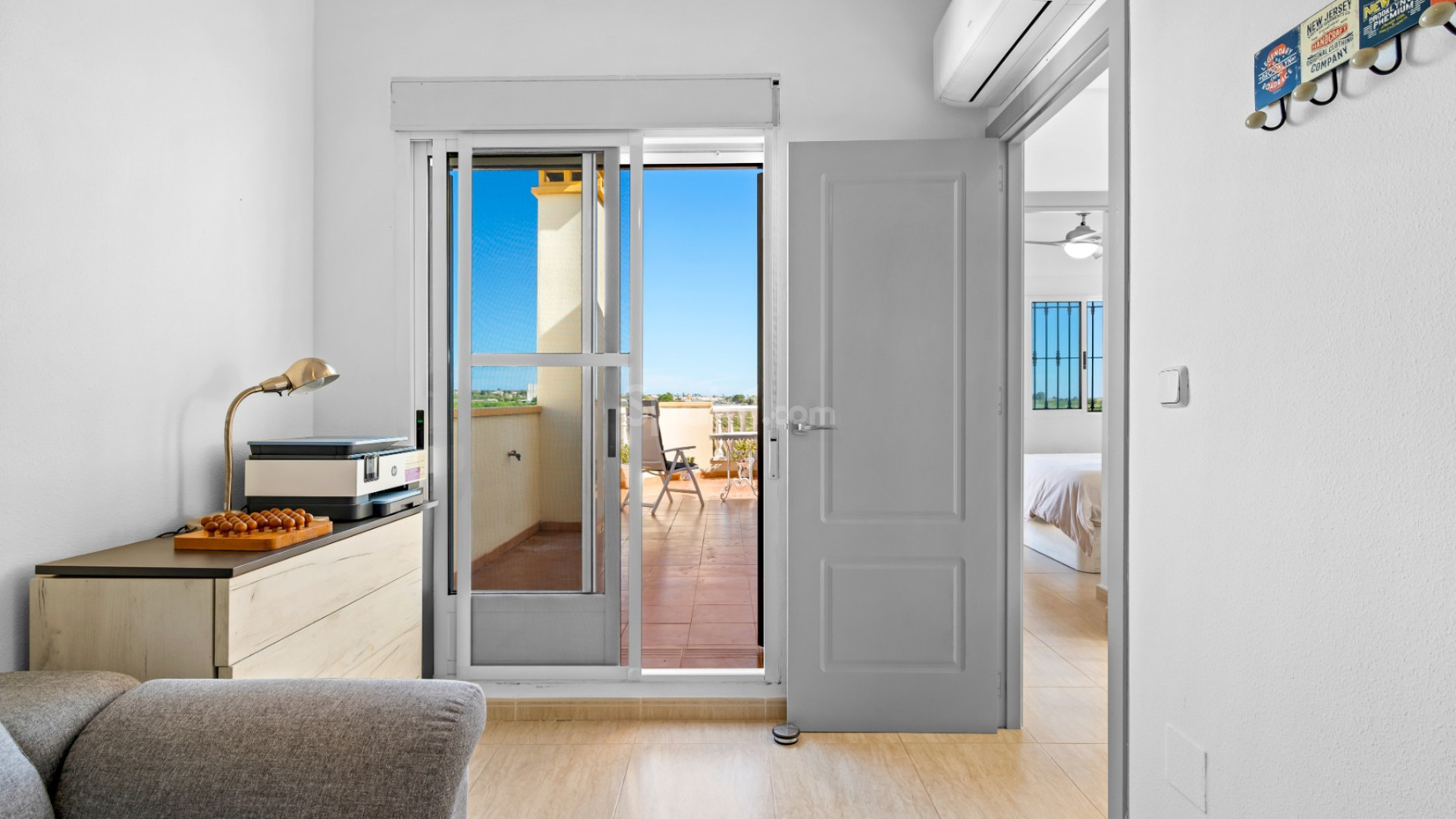 Resale - Villa -
El Raso