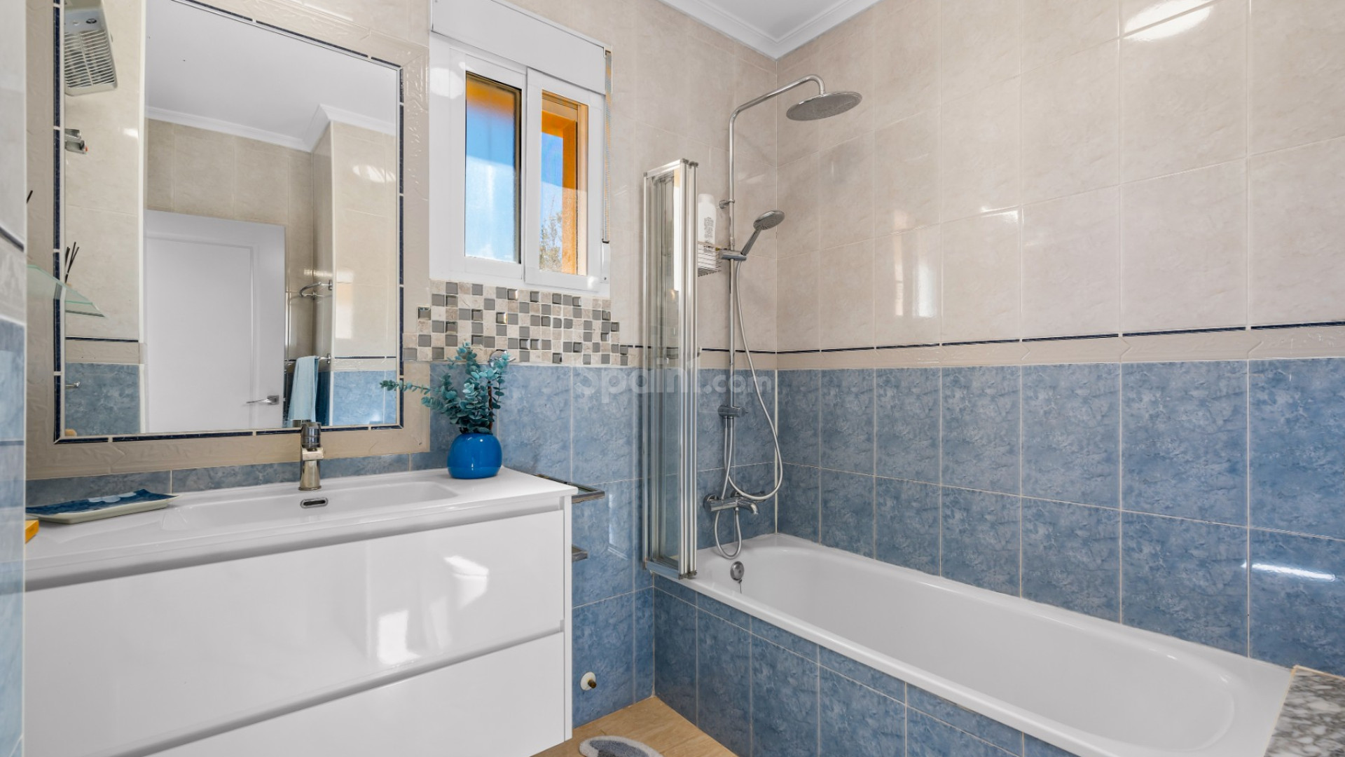 Resale - Villa -
El Raso