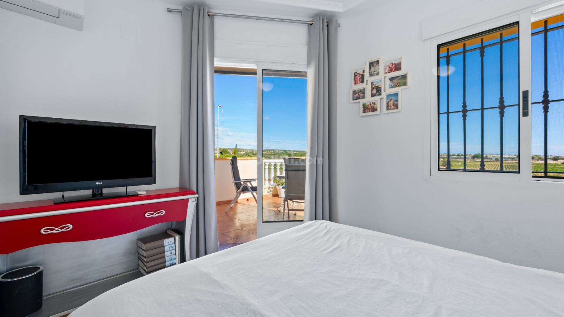 Resale - Villa -
El Raso