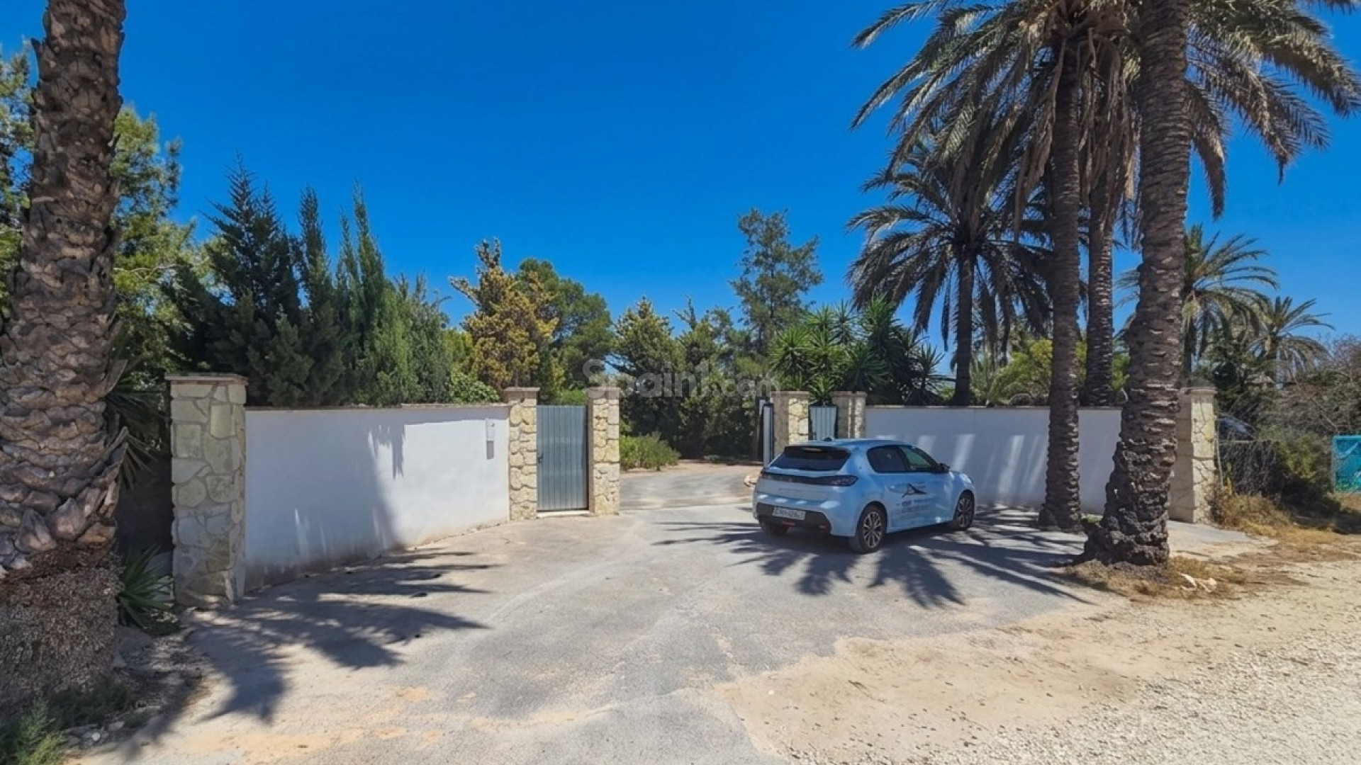 Resale - Villa -
Elche