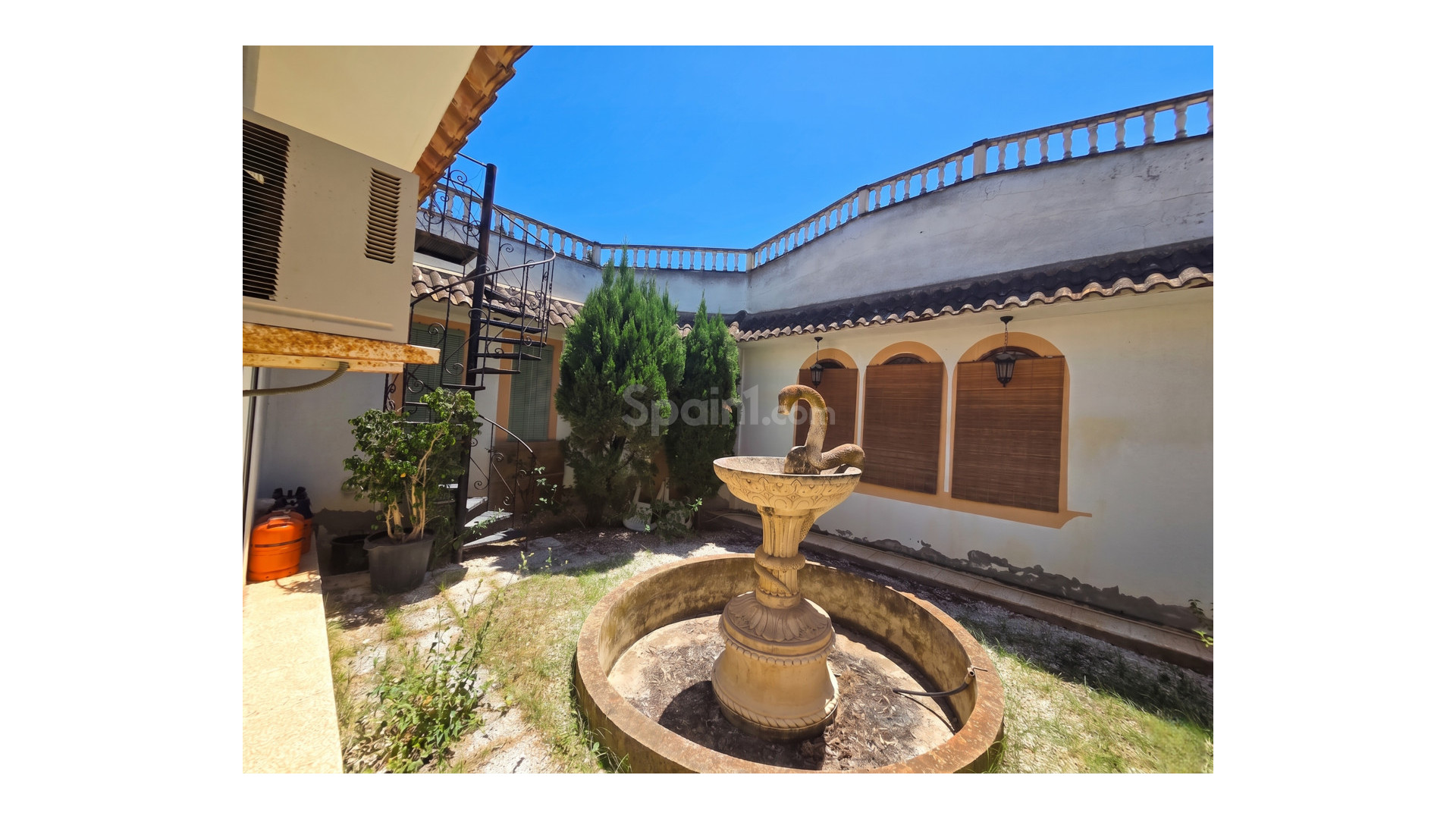 Resale - Villa -
Elche