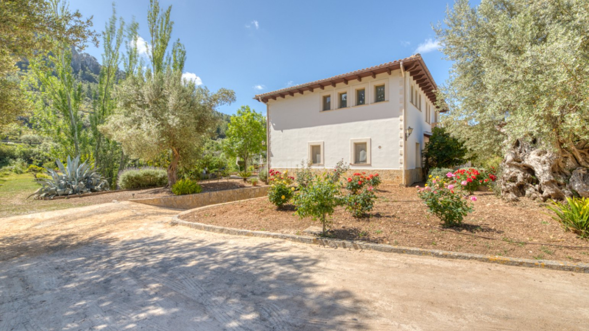 Resale - Villa -
Esporlas - Mallorca