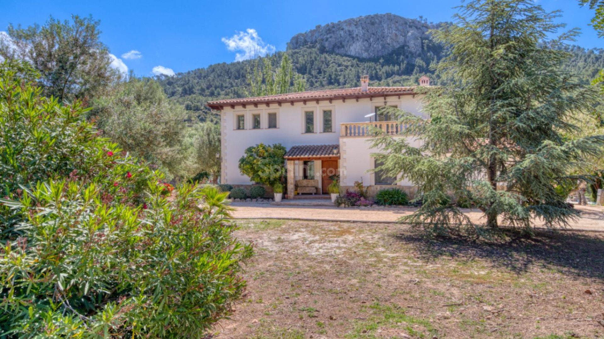 Resale - Villa -
Esporlas - Mallorca