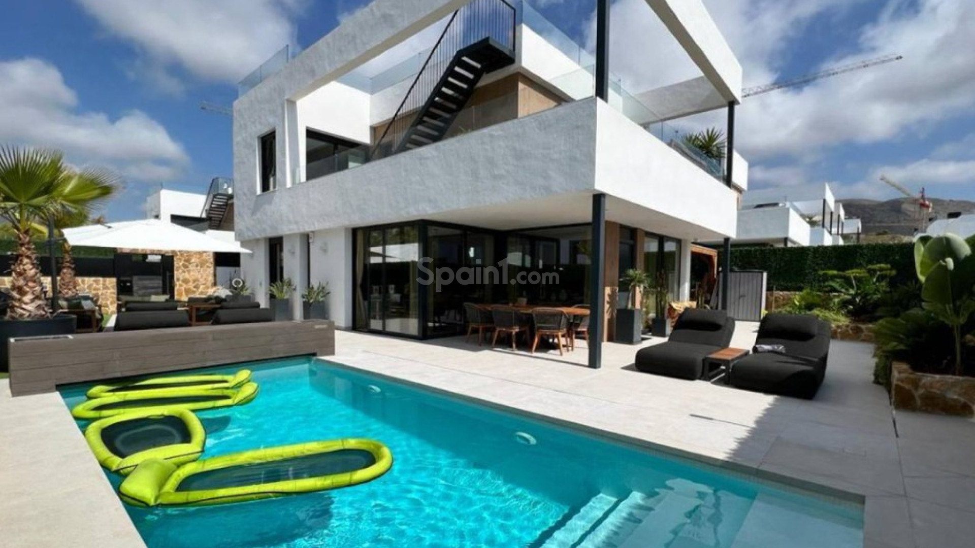 Resale - Villa -
Finestrat