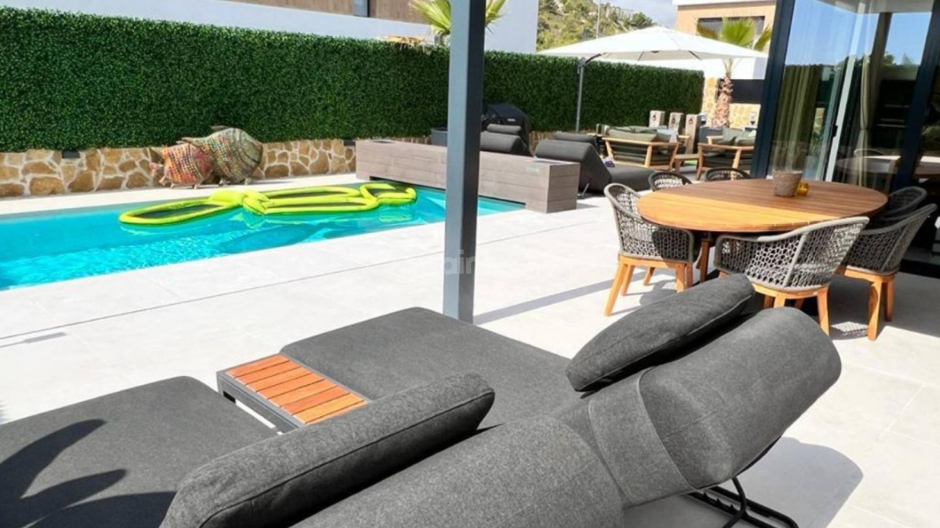 Resale - Villa -
Finestrat