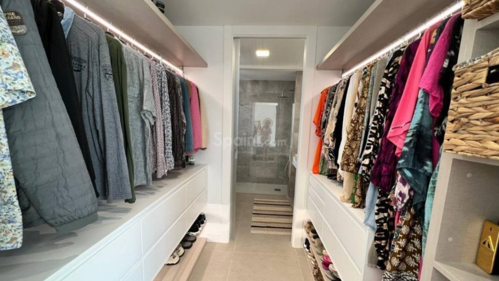 Resale - Villa -
Finestrat