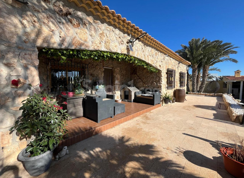 Resale - Villa -
Fortuna