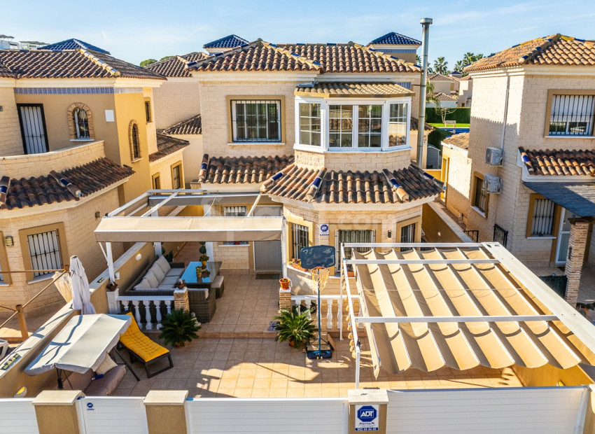 Resale - Villa -
GUARDAMAR DEL SEGURA - EL RASO