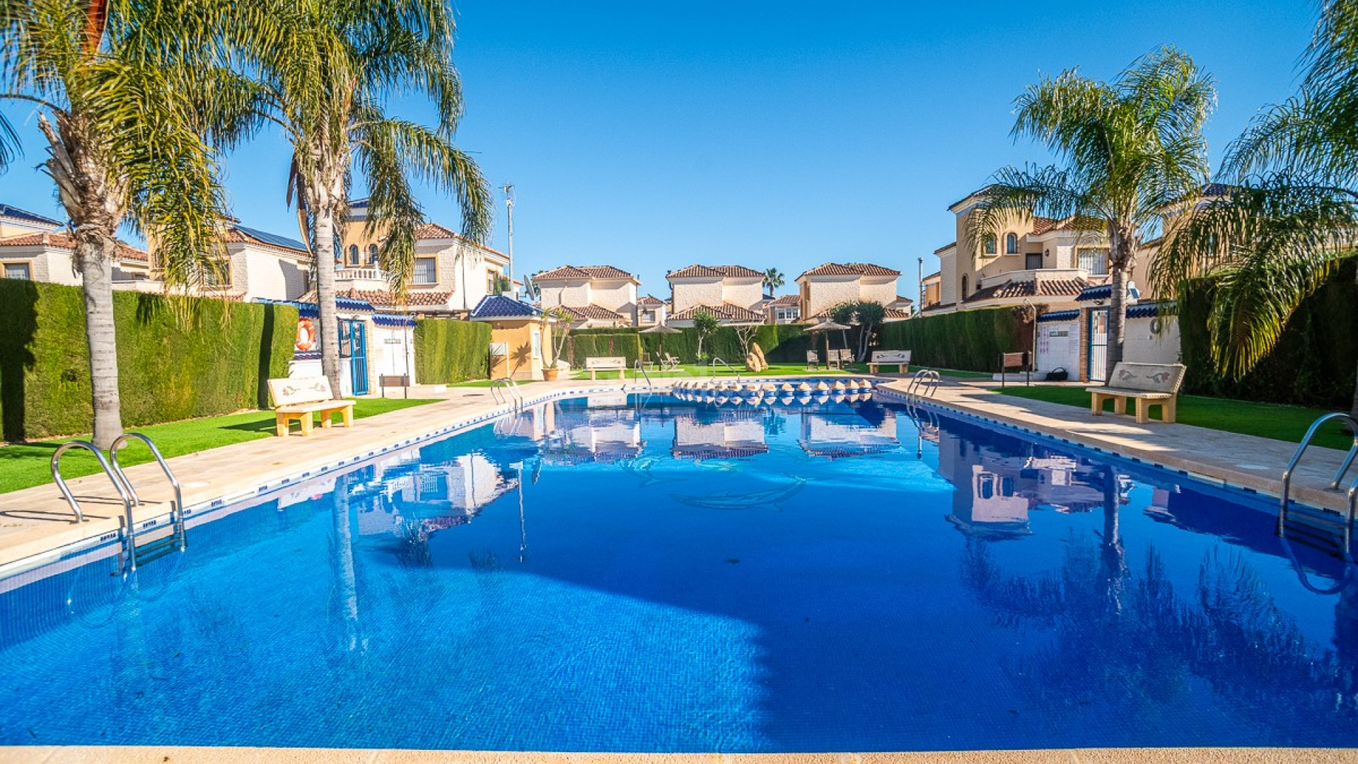 Resale - Villa -
GUARDAMAR DEL SEGURA - EL RASO